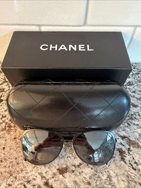 CHANEL Black Women’s  Aviator Sunglasses with Quilted Case